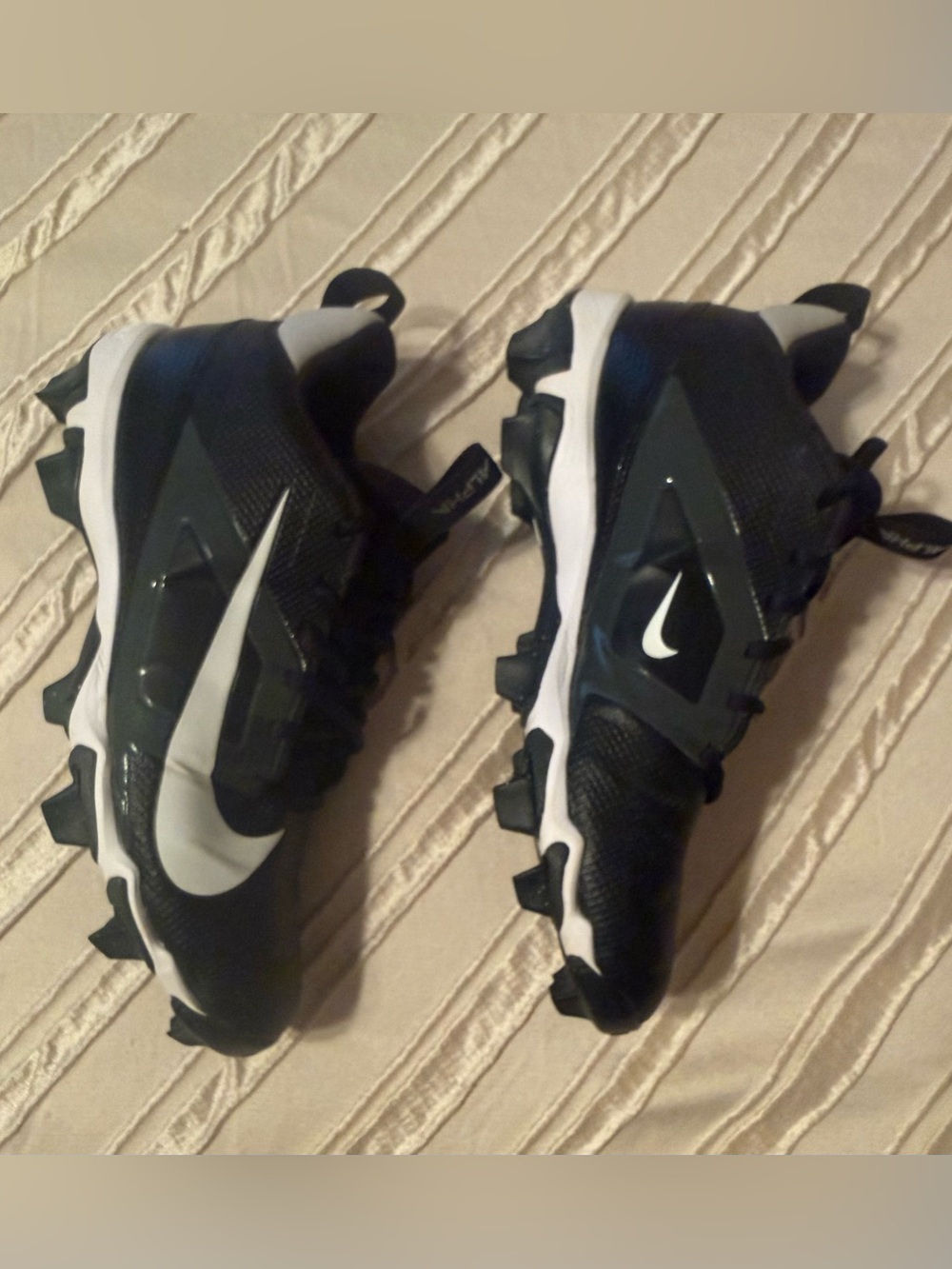 Nike Alpha Menace 4 Shark Football Cleats - Picture 2 of 5